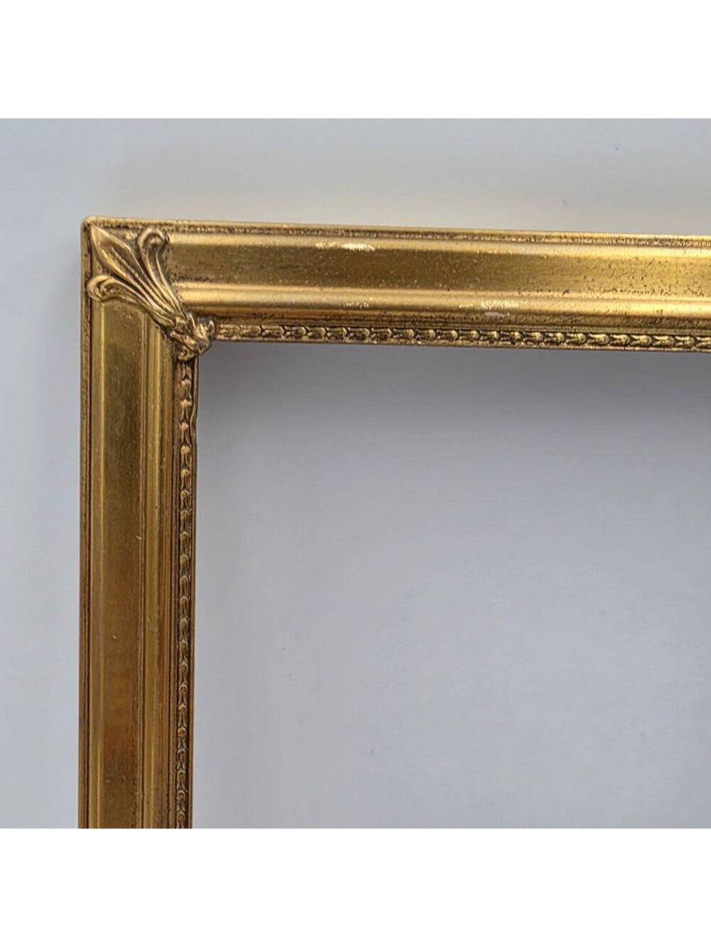 VTG Heavy Brass Picture Frame Detailed Embossed Applied Flor de lis Corners 5x7"